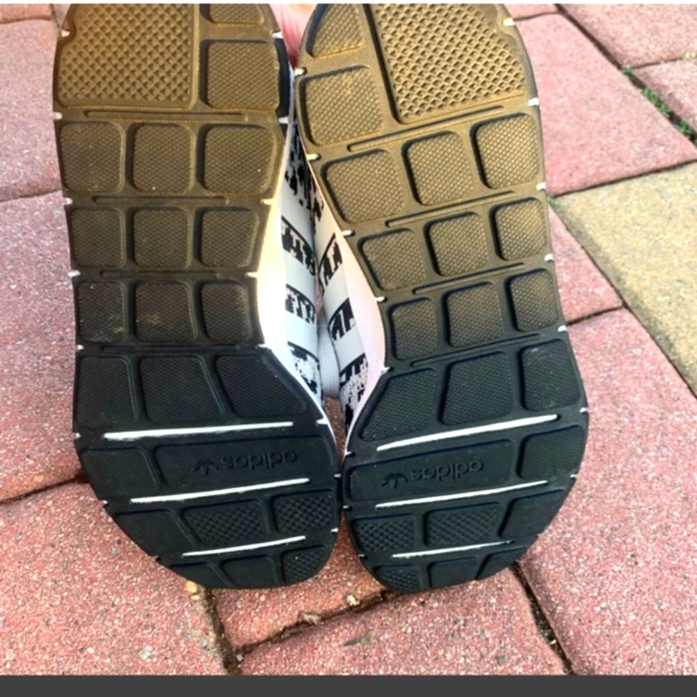 Adidas LEOPARD Sneakers - Picture 3 of 3